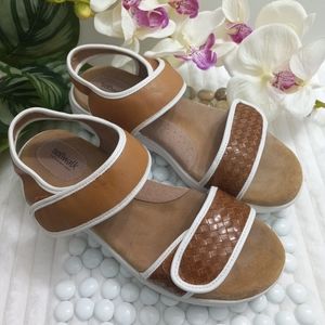softwalk  find comfort within sandals
